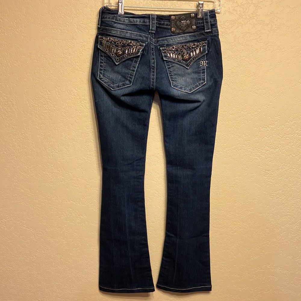 MISS ME SIGNATURE RISE BOOT 26W x30 1/2 L BLUE JEANS